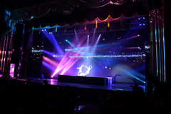 揽巅峰之作 路虎全新一代揽胜至尊上市!