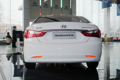 现代索纳塔最高直降2.7万大量现车销售