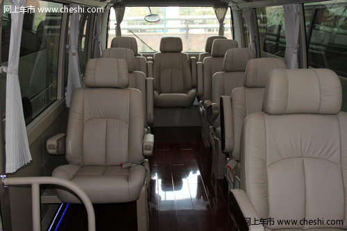 丰田考斯特12座  高档商务车最优质服务