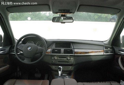 新款宝马X5让利  天津现车最高优惠20万