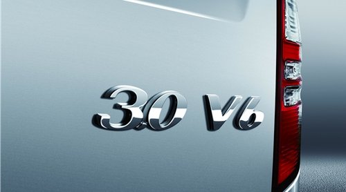 奔驰唯雅诺E30 南京“芯”动驾驭全新面世