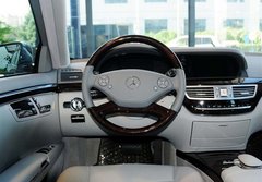 新款奔驰S300大促销  天津港持续特惠中