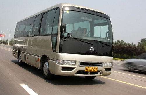 多方位了解原装进口日产碧莲中巴_碧莲_东莞