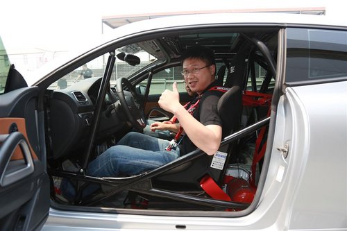 DPR龙途拉力 2013中国城市接力体验车手