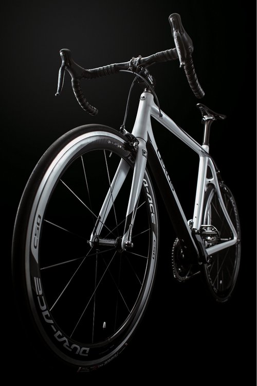 雷克萨斯F系列自行车 碳纤维/美国上市