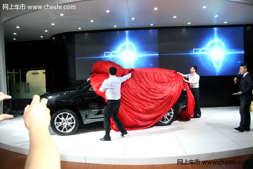 2014款大切诺基亮相西安车展 售价58.49万
