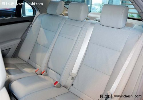 新款奔驰S300降价  专卖店促销优惠21万