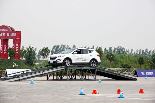 北京现代全系SUV试驾体验营登陆郑州