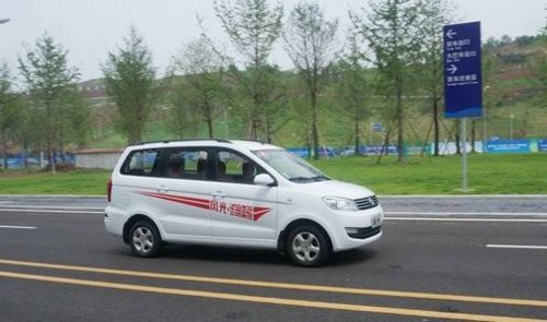 小试新紧凑型商务车--东风小康风光