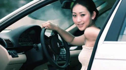 女性驾车宝典与用车技巧慢开不一定安全