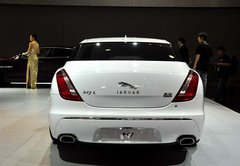 捷豹XJ全景商务版  现车最高优惠26.8万