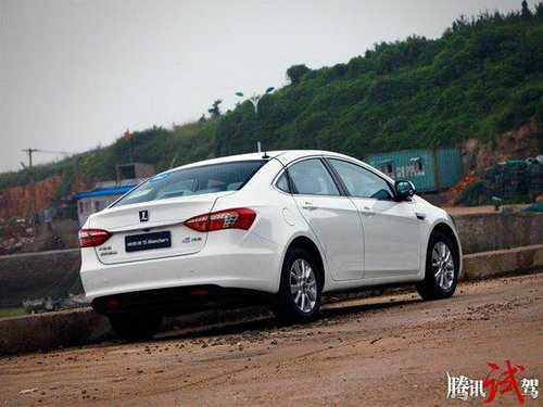 试驾纳智捷 5 Sedan 高科技武装