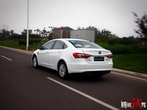 试驾纳智捷 5 Sedan 高科技武装