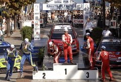 世嘉问鼎全球300万 荣耀聚惠交1万抵3万