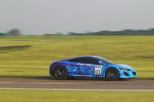 新一代Acura NSX原型车赛道激情开跑