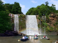 爱传万家沈阳信宝行2013全系体验日爱心义卖