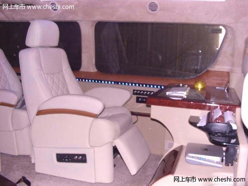 丰田海狮13座贷款购车 0首付当天可提车