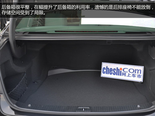 南京實(shí)拍全新奔馳E級(jí)車 比現(xiàn)款更年輕