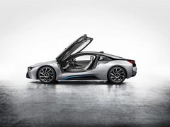 宝马i8量产版售价公布 约合83.18万起步