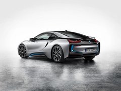 宝马i8量产版售价公布 约合83.18万起步