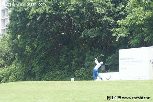 2013年南区BMW 7系高尔夫球赛深圳开杆
