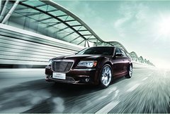 没有弯道的克莱斯勒300C城市挑战赛