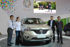 雷诺新科雷傲闪耀登陆2013南京十一国际车展