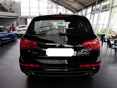 奥迪Q7美规版黑色 现车排量3.0特价73万