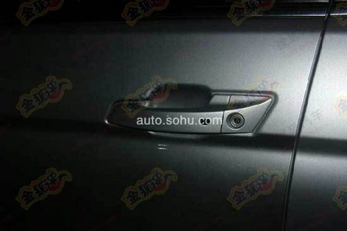 长安CS75量产无伪谍照 将于广州车展发布