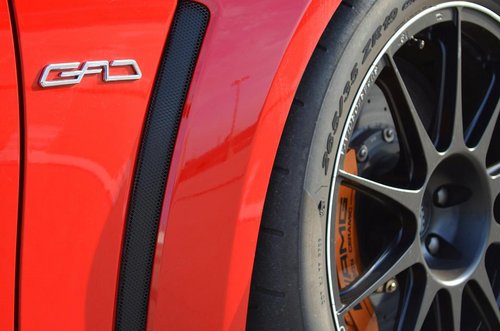 奔驰C63 AMG改装 装大功率V8双涡轮引擎