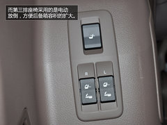纺锤形中网上身 拍雷克萨斯2014款GX400