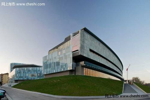 中国品牌长安CS95入驻全球最大汽车博物馆