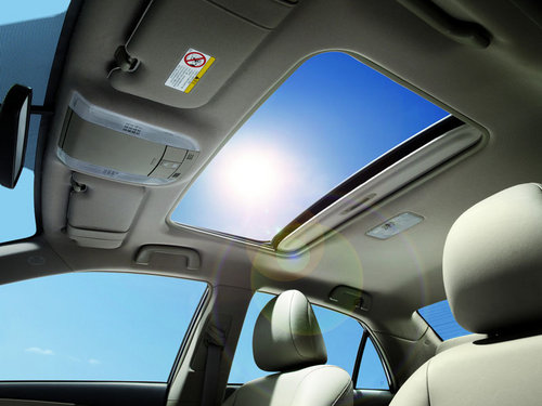 汽车天窗三大妙用 比打开侧窗降低风噪