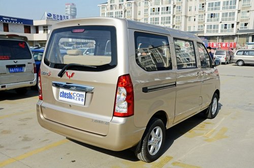 大微客時(shí)代的新升級(jí) 五菱榮光S實(shí)拍圖解