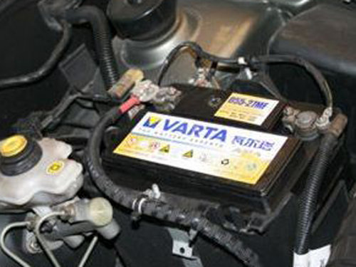 汽车蓄电池怕低温 跑高速有利于烧积碳