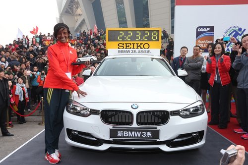 BMW助力2013上海国际马拉松赛完美冲线