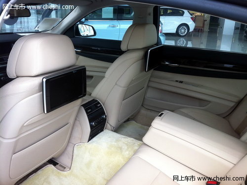 欧美汽车城实拍2013款宝马740Li