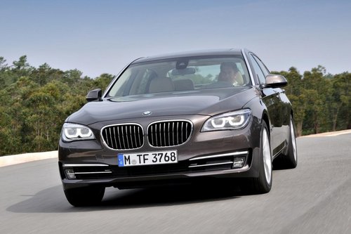 新BMW750Li集结全轮驱动和驾驶控制科技