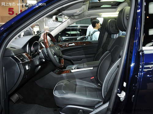 奔驰ML400新款到店  低价享舒适都市SUV