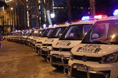 夜巡车队 佳宝V80服役长春市公安局警队