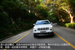强有力的对手 试驾Jeep自由光2.4L 9速