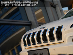 强有力的对手 试驾Jeep自由光2.4L 9速