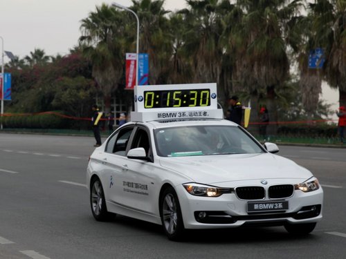 运动王者BMW 316i 助力厦门国际马拉松赛