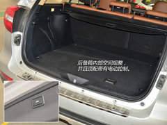 突出重围的旗舰 试驾哈弗H8四驱豪华版