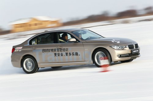 宝马北区启动2013年BMW 冰雪驾驶培训