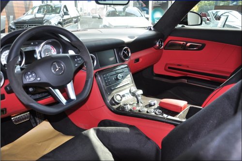奔驰SLS AMG45周年纪念版优惠让利48万元——暂不发布