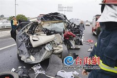漳龙高速发生惨烈车祸 祖孙4人两死两伤