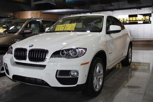 2014款宝马X6  天津现车特价优惠79万