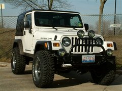 吉普牧马人3.0让你真男人梦想更近一步