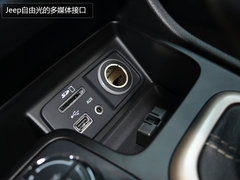 全新Jeep第四代城市SUV 另类个性自由光实拍